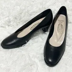 極美品✨銀座ヨシノヤ HV 外反母趾 パンプス 22 黒 本革 フォーマルのサムネイル