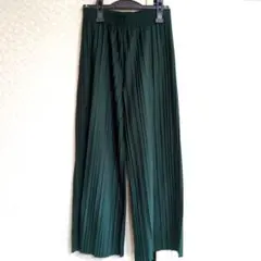 プリーツワイドパンツ
