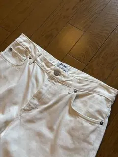 【美品】Acne Studios ホワイト ストレートデニムのサムネイル