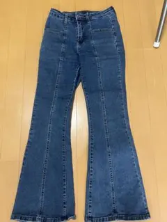 ダークブルーブーツカットデニム