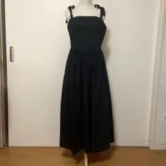 美品‼️ZARAミディボリュームワンピース　リボン　ブラック　肩紐調整可