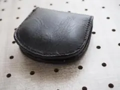 馬蹄型のレザーコインケース　ハンドメイド　レザークラフト　黒