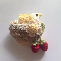 小鳥のブローチ バッチ ハンドメイド 手編み