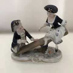 男女フィギュリン シーソー 置物