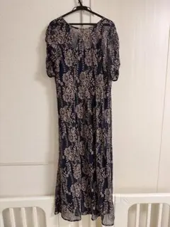 kaene 花柄マキシ丈ワンピース ネイビーのサムネイル