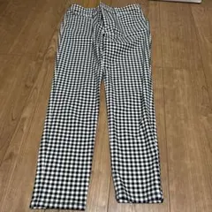 ブラックパンツ