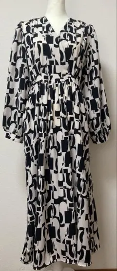 韓国　ロングシャツワンピース 黒白パターン
