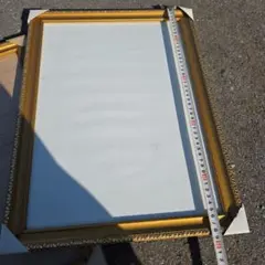 ゴールド装飾額縁 約40cm x 60cm