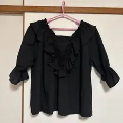ロペピクニック黒 フリル トップス