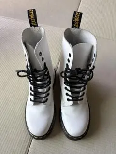 Dr. Martens 14ホール ブーツ ホワイト 白 - メルカリ
