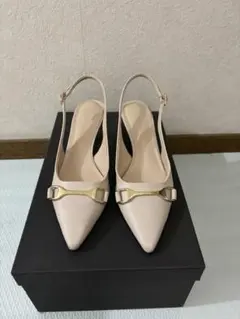 CHARLES & KEITH サンダル ミュールのサムネイル