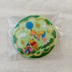 ディズニー　刺繍缶バッジ　くまのプーさん