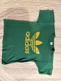 adidas 緑色 Tシャツ