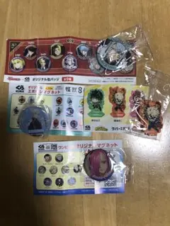 キャラクター缶バッジ、マグネット、ラバースタンドセット