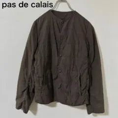 pas de calais ノーカラーブルゾンジャケット中綿薄手　刺繍　ブラウンのサムネイル