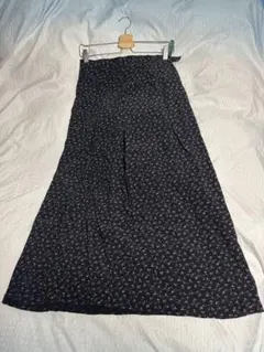 ローラアシュレイ　XL 13号ブラック 小花柄　ロングスカート　大きいサイズのサムネイル