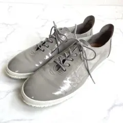 美品✨スピングルニマ エナメル スニーカー グレー ジュ SS 22.5㎝のサムネイル