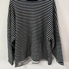BY ATTENTION ブラック・ホワイトストライプ 長袖カットソー