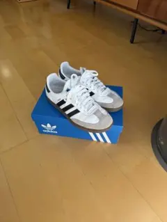 adidas スニーカー ホワイト ブラック 23.5cm