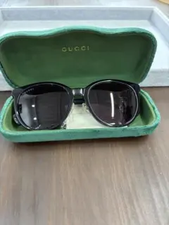 GUCCI グッチ　サングラス ブラックのサムネイル