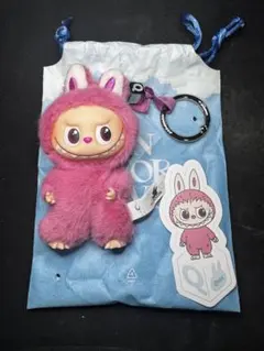 ラブブTHE MONSTER PIN FOR LOVE イニシャルQ