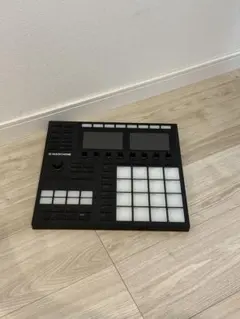 MASCHINE MK3本体と画像の同梱品（トランスファーID発行済み） - メルカリ