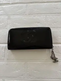 Chanel ブラックレザー長財布 フラワーデザイン - メルカリ