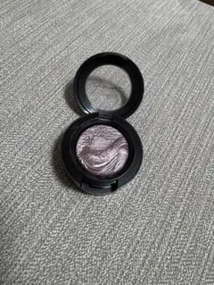 MAC エクストラ ディメンション アイシャドウ スモーキーモーヴ
