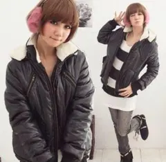 新品 未使用 ミニ丈中綿モコモコフード付きコート　黒色