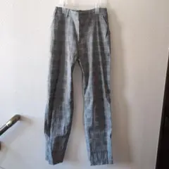 グレー系チェック柄　テーパードパンツ　カジュアルパンツ