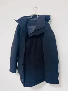 UNIQLOフード付き ブラックダウンジャケット