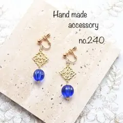 【大人気】ハンドメイドイヤリング　ピアス　アレルギー対応可　透かしパーツとビーズ