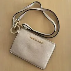 MICHAEL KORS パスケース 定期入れ ストラップ付