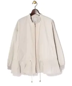 完売品 訳あり美品 BEARDSLEY 裾フレアブルゾン ベージュのサムネイル