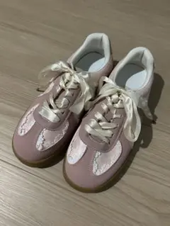 Adidas アディダス感じの靴