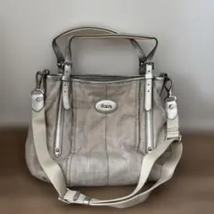 トッズ　キャンバスレザー　ショルダーバッグ　布製　ベージュ