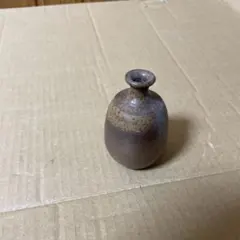 小型ブラウン陶器花瓶