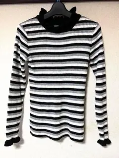 OLIVE des OLIVE リブボーダーハイネックセーターフリル付き