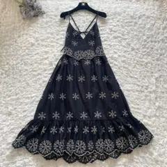 【未使用・タグ付】ZARA/ザラ　コントラスト刺繍入りブラックドレス　サイズXL
