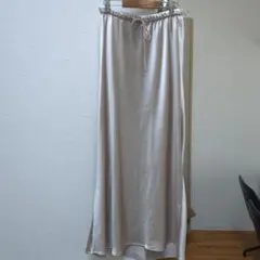 ZARA　サテン　ロングスカート　ベージュ　シャンパン