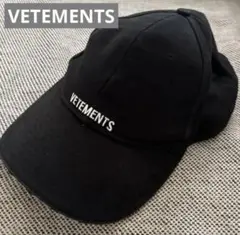 ご*た様 VETEMENTS ロゴ　キャップ ブラックのサムネイル