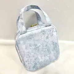 持ち手つき　大きく開くスクエアポーチ　アンブリア　ブルー