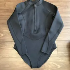 ブラック フロントジッパー タッパー