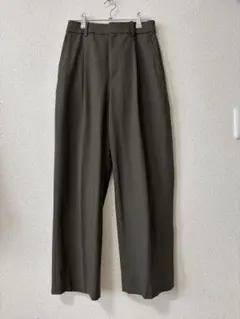 UNIQLO タックワイドパンツ