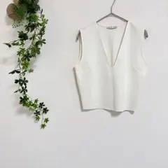 ［ZARA］ Vネックニットベスト（M）ショート丈　ホワイト