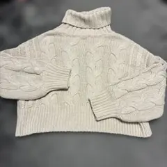 Discoat クリーム色 ケーブル編み ニット クロップド丈