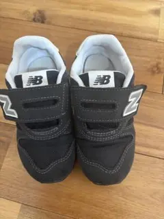 New Balance ブラック スニーカー