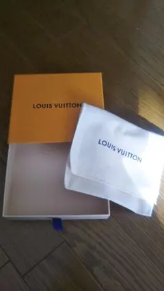 LOUIS VUITTON ギフト箱 オレンジ　布バッグ付き
