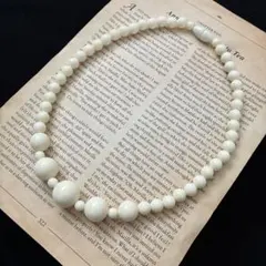 ヴィンテージネックレス　白玉　昭和レトロ　ビンテージアンティーク　vintageのサムネイル