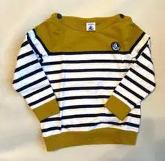 プチバトー　ボーダー柄ボタン付きトップス 18m